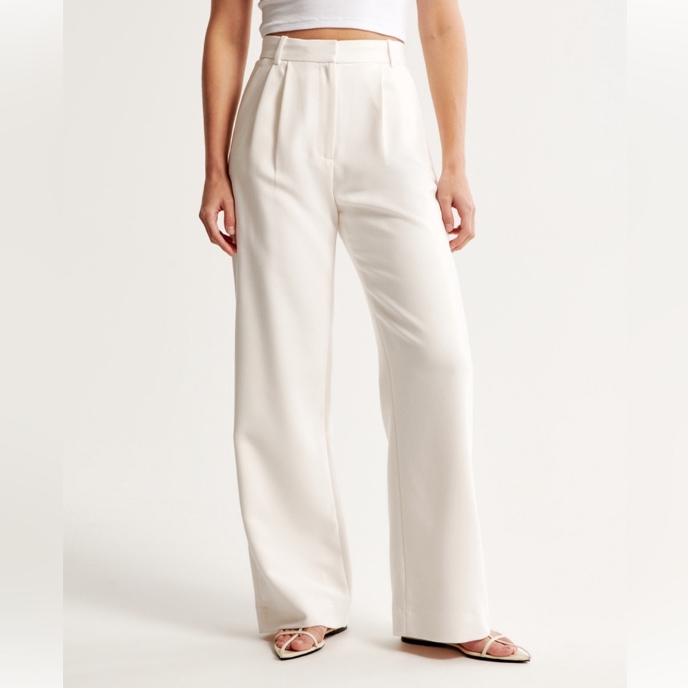 Abercrombie and Fitch Sloan Tailored Pant Cream